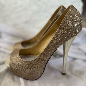 “All that glitters is gold”